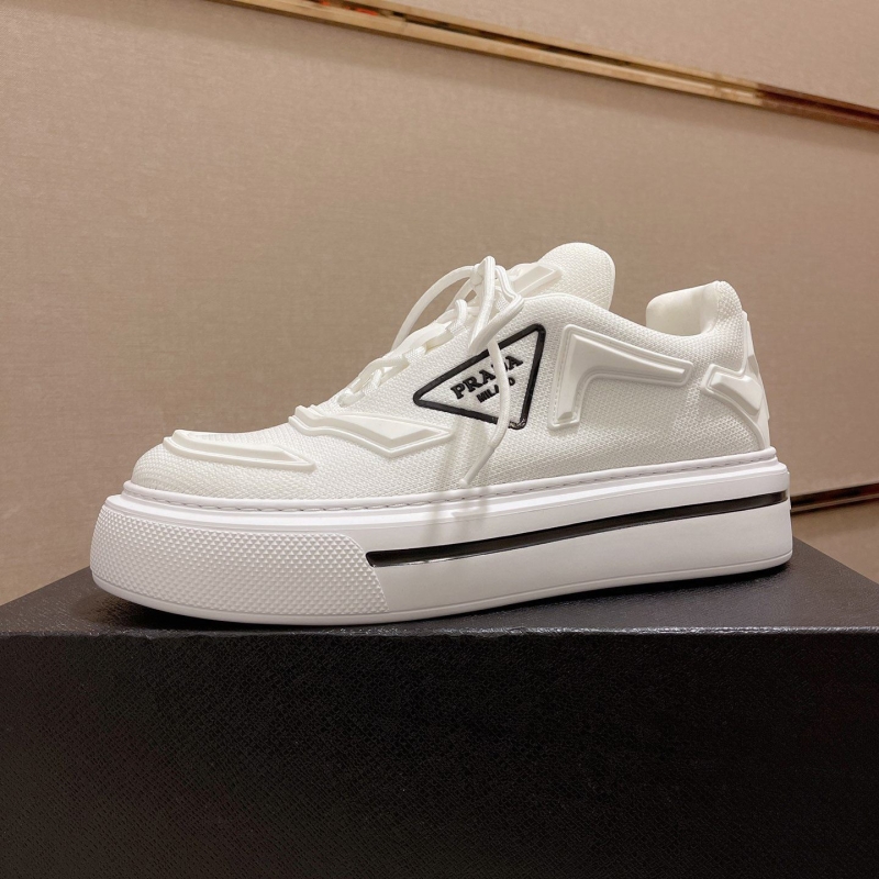 Pra*a casual shoes